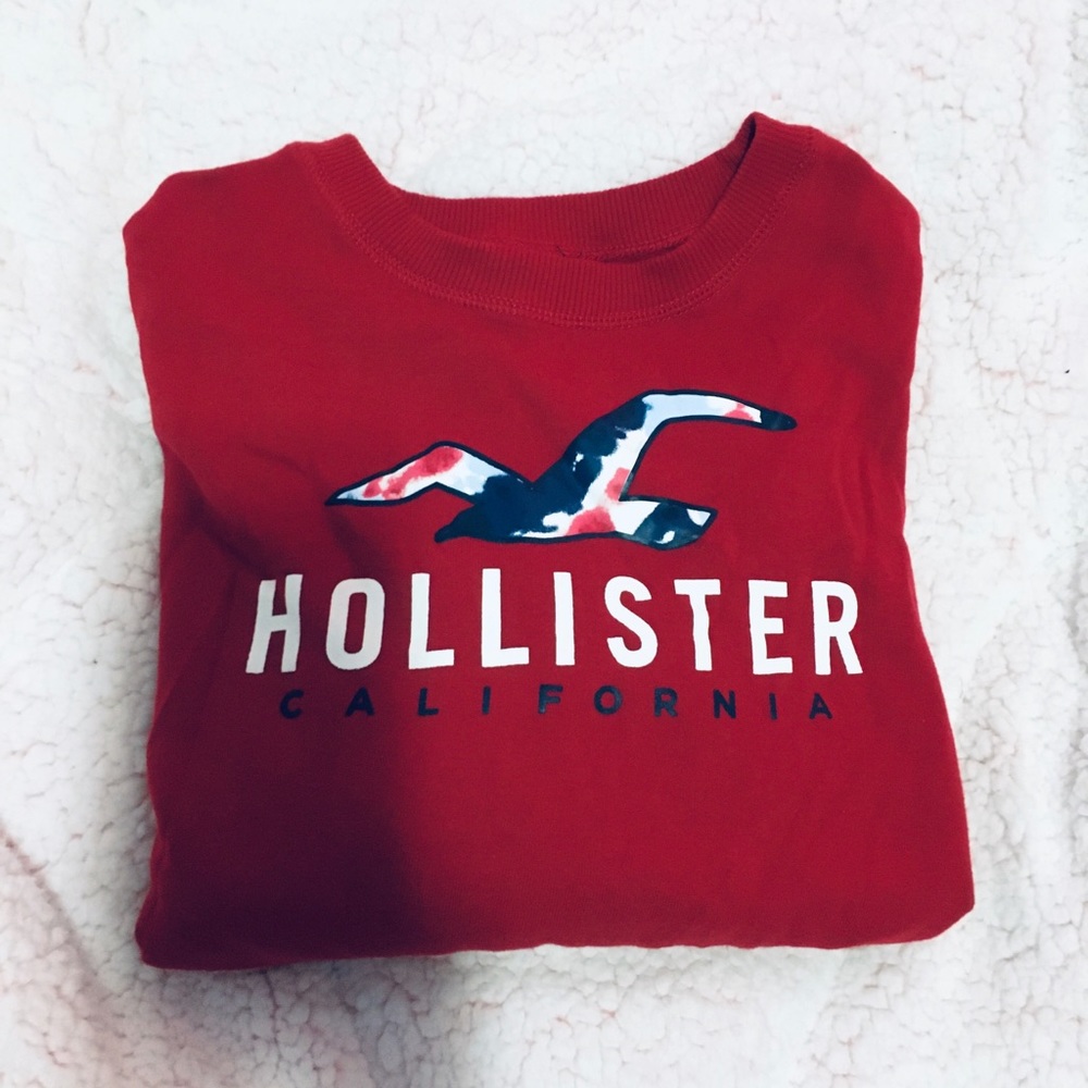 Hollister cropped red sweatshirt ❤️